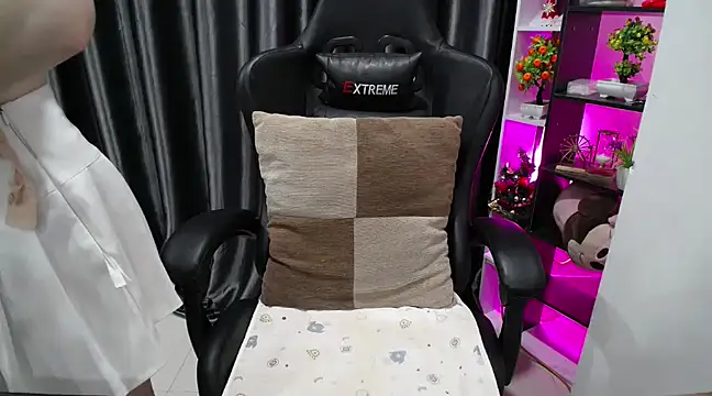 Yuki-yio online show from 02.25.25