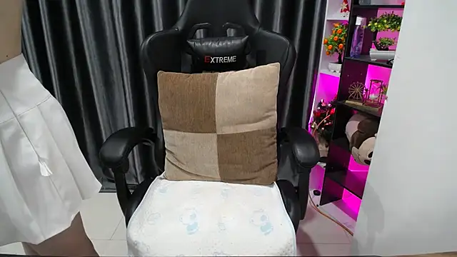 Yuki-yio online show from 09.09.25