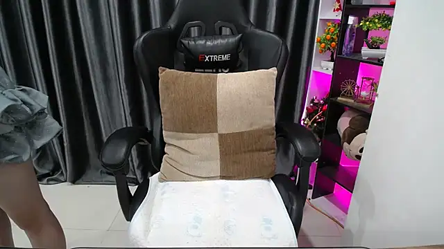 Yuki-yio online show from 09.14.25