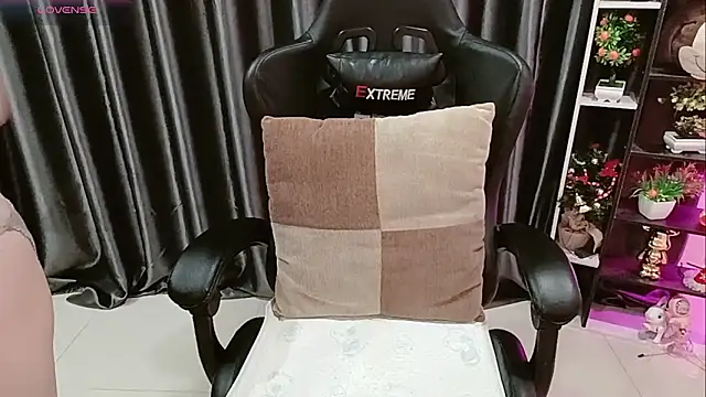 Yuki-yio online show from 03.05.26