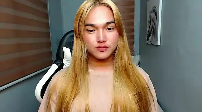 Snapshot of MoaningKylie chatting on 01.26.25 MoaningKylie online show from 01.26.25