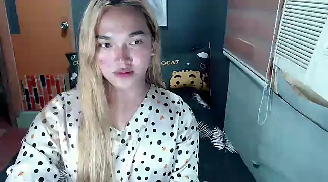 Snapshot of MoaningKylie chatting on 03.23.25 MoaningKylie online show from 03.23.25