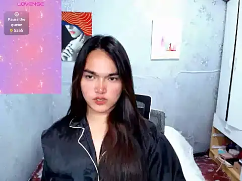 Snapshot of MoaningKylie chatting on 10.07.25 MoaningKylie online show from 10.07.25