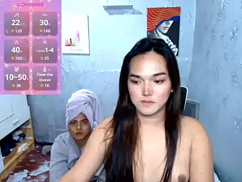 Snapshot of MoaningKylie chatting on 10.26.25 MoaningKylie online show from 10.26.25