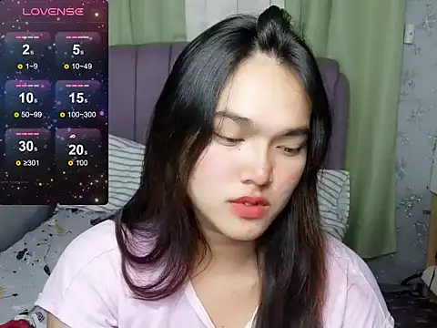 Snapshot of MoaningKylie chatting on 04.14.26 MoaningKylie online show from 04.14.26