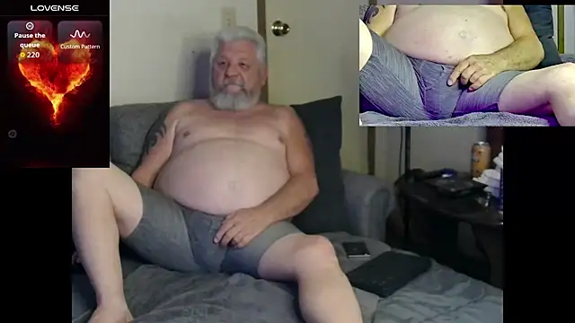 Snapshot of countrydomdaddy chatting on 01.08.26 countrydomdaddy online show from 01.08.26
