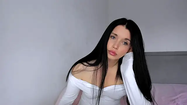 Snapshot of May_XX chatting on 09.29.25 May XX online show from 09.29.25
