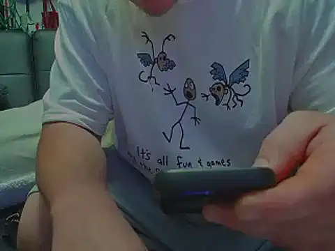 Snapshot of AwesomePapaya chatting on 11.22.25 AwesomePapaya online show from 11.22.25