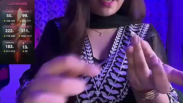 Snapshot of Sizzling__ZAARA chatting on 09.12.25 Sizzling ZAARA online show from 09.12.25