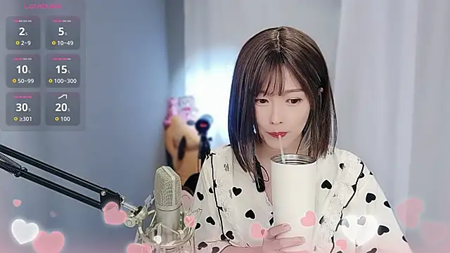 Snapshot of tw_lala chatting on 04.10.26 tw lala online show from 04.10.26