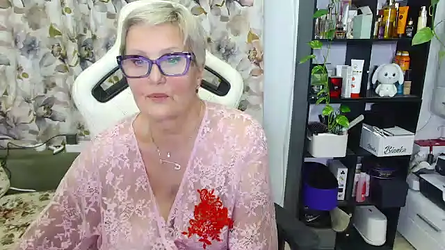 Snapshot of Selenna57 chatting on 02.13.25 Selenna57 online show from 02.13.25