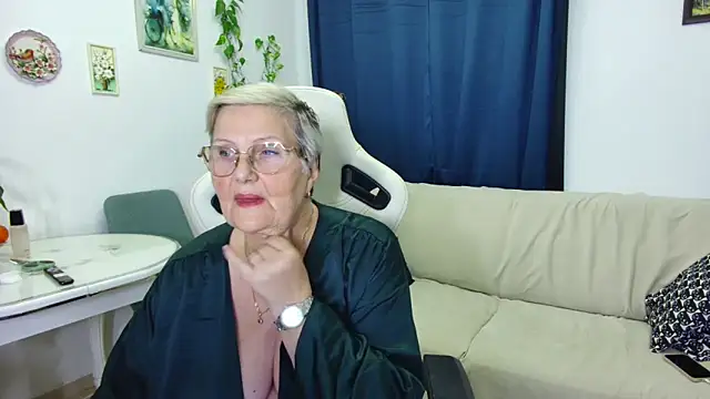 Snapshot of Selenna57 chatting on 01.05.26 Selenna57 online show from 01.05.26