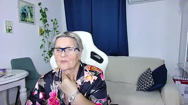 Snapshot of Selenna57 chatting on 01.08.26 Selenna57 online show from 01.08.26