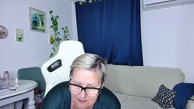 Snapshot of Selenna57 chatting on 01.11.26 Selenna57 online show from 01.11.26