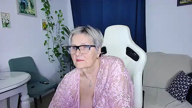 Snapshot of Selenna57 chatting on 01.16.26 Selenna57 online show from 01.16.26