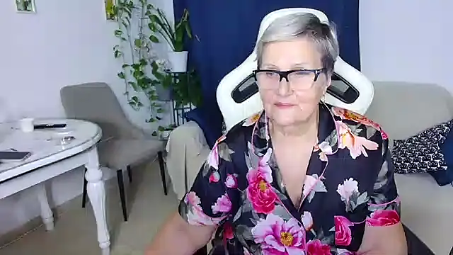 Snapshot of Selenna57 chatting on 02.10.26 Selenna57 online show from 02.10.26