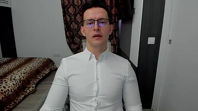 Snapshot of sexxymuscles4u chatting on 02.24.25 sexxymuscles4u online show from 02.24.25