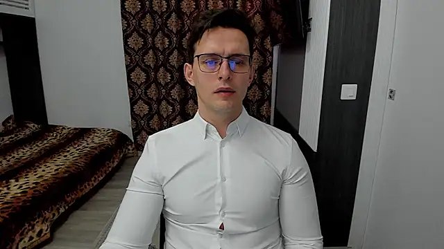 Snapshot of sexxymuscles4u chatting on 03.10.25 sexxymuscles4u online show from 03.10.25