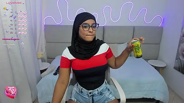 Snapshot of nashiira_ chatting on 02.20.25 nashiira online show from 02.20.25