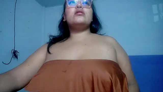 Snapshot of sirena_15 chatting on 06.28.26 sirena 15 online show from 06.28.26