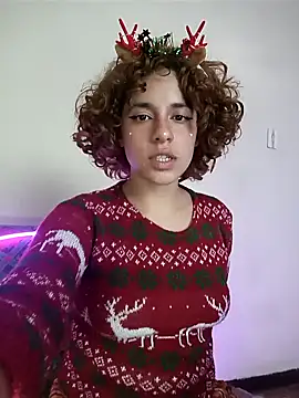 Snapshot of EmmaMelissa0521 chatting on 12.13.24 EmmaMelissa0521 online show from 12.13.24