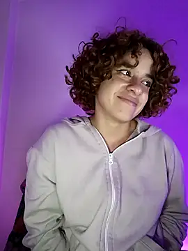 Snapshot of EmmaMelissa0521 chatting on 12.18.24 EmmaMelissa0521 online show from 12.18.24