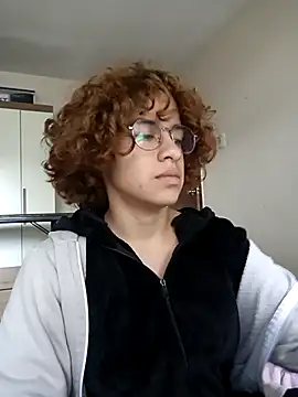 Snapshot of EmmaMelissa0521 chatting on 12.22.24 EmmaMelissa0521 online show from 12.22.24