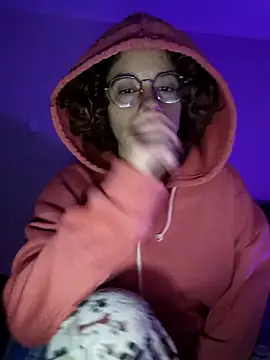 Snapshot of EmmaMelissa0521 chatting on 12.29.24 EmmaMelissa0521 online show from 12.29.24