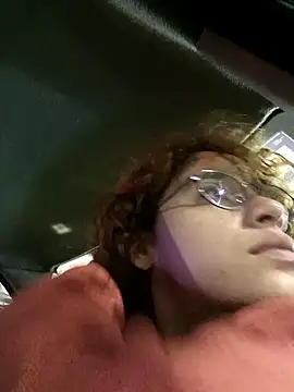 Snapshot of EmmaMelissa0521 chatting on 01.01.25 EmmaMelissa0521 online show from 01.01.25