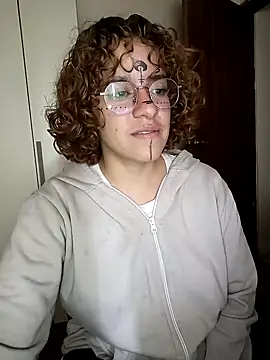 Snapshot of EmmaMelissa0521 chatting on 02.01.25 EmmaMelissa0521 online show from 02.01.25