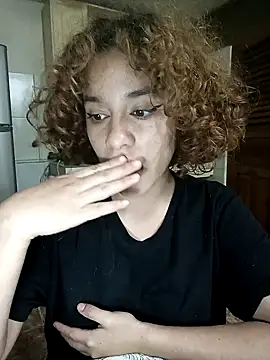 Snapshot of EmmaMelissa0521 chatting on 02.04.25 EmmaMelissa0521 online show from 02.04.25