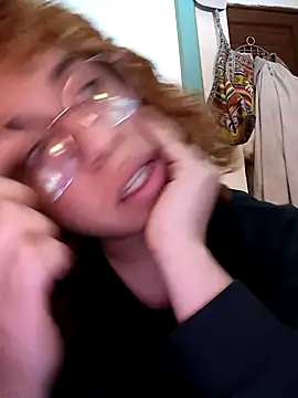 Snapshot of EmmaMelissa0521 chatting on 10.08.25 EmmaMelissa0521 online show from 10.08.25