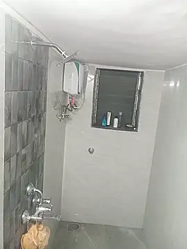 Snapshot of SimplyKarthik09 chatting on 12.14.25 SimplyKarthik09 online show from 12.14.25