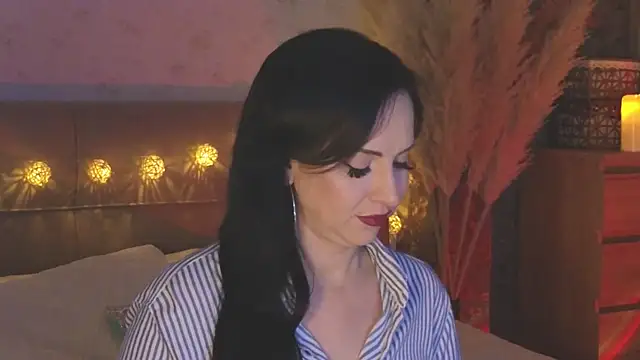 Snapshot of lily_conor chatting on 12.13.24 lily conor online show from 12.13.24