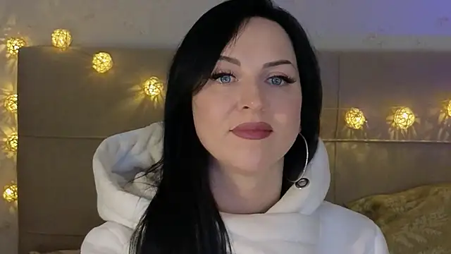 Snapshot of lily_conor chatting on 12.19.24 lily conor online show from 12.19.24