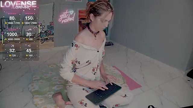 Snapshot of Careful_i_bite chatting on 09.10.25 Careful i bite online show from 09.10.25