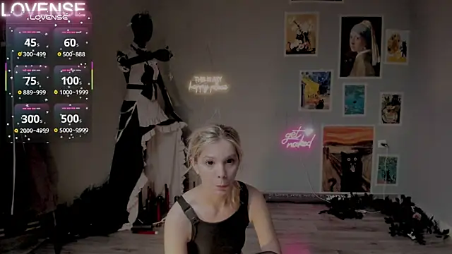 Snapshot of Careful_i_bite chatting on 10.16.25 Careful i bite online show from 10.16.25