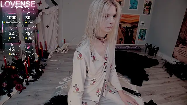 Snapshot of Careful_i_bite chatting on 11.01.25 Careful i bite online show from 11.01.25