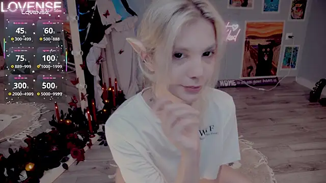 Snapshot of Careful_i_bite chatting on 11.09.25 Careful i bite online show from 11.09.25