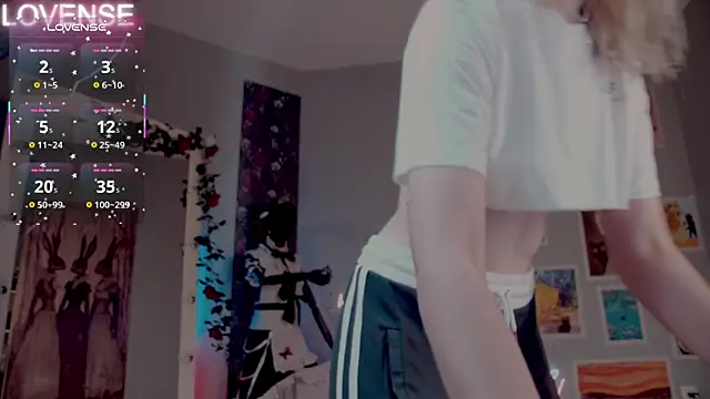 Snapshot of Careful_i_bite chatting on 11.19.25 Careful i bite online show from 11.19.25