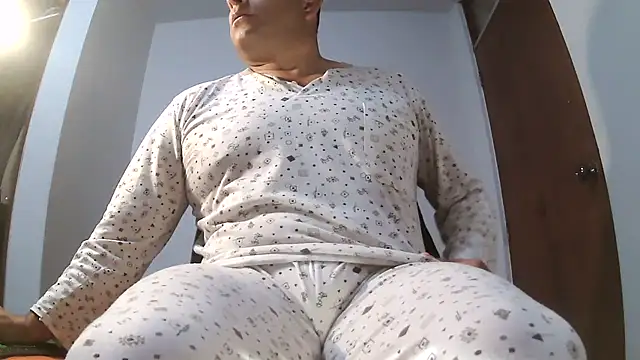 chicoguapo8 online show from 11.27.25