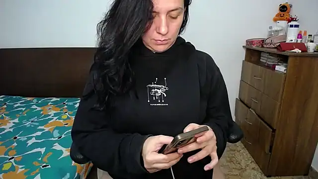 Snapshot of alexa_milsf chatting on 05.06.26 alexa milsf online show from 05.06.26