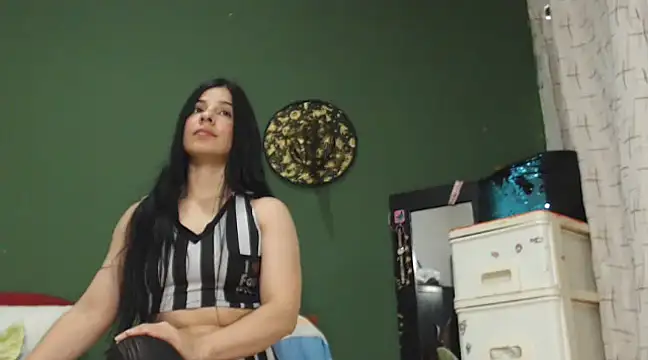 Estefani 32 online show from 01.17.25