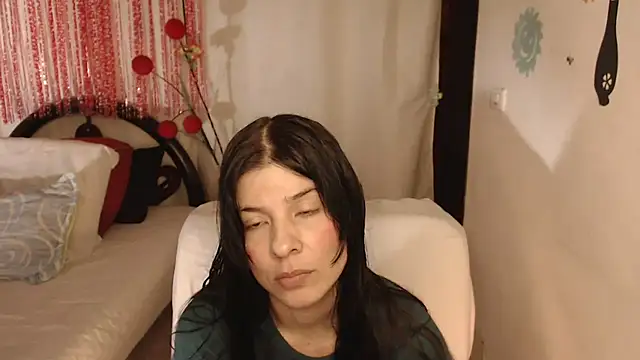 Estefani 32 online show from 09.30.25