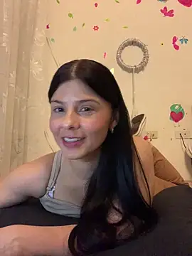 Estefani 32 online show from 04.12.26