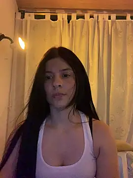 Estefani 32 online show from 05.17.26