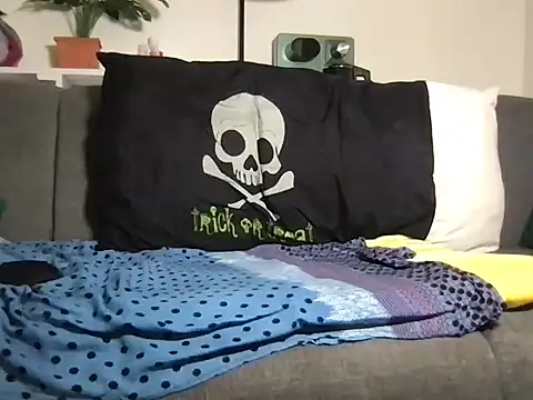 Snapshot of choco_petite chatting on 01.15.25 choco petite online show from 01.15.25