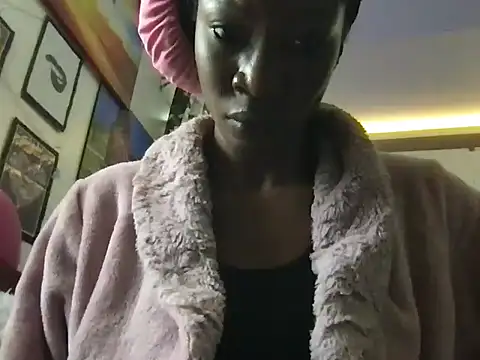 Snapshot of choco_petite chatting on 02.01.25 choco petite online show from 02.01.25