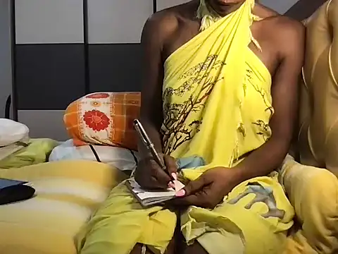 Snapshot of choco_petite chatting on 10.10.25 choco petite online show from 10.10.25