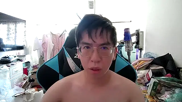 Snapshot of charlie_xdd chatting on 04.26.26 charlie xdd online show from 04.26.26